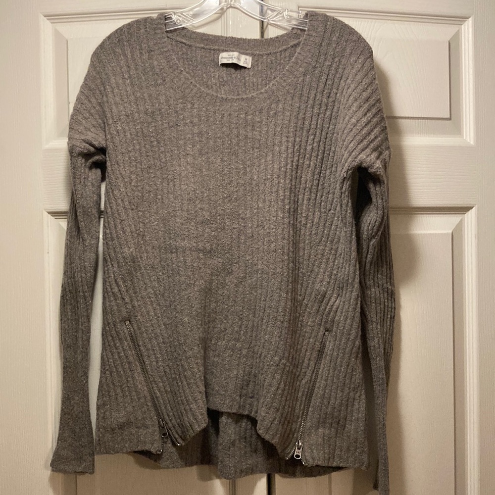 Abercrombie and Fitch Women’s Fitted Wool Sweater with Zippers (size M)